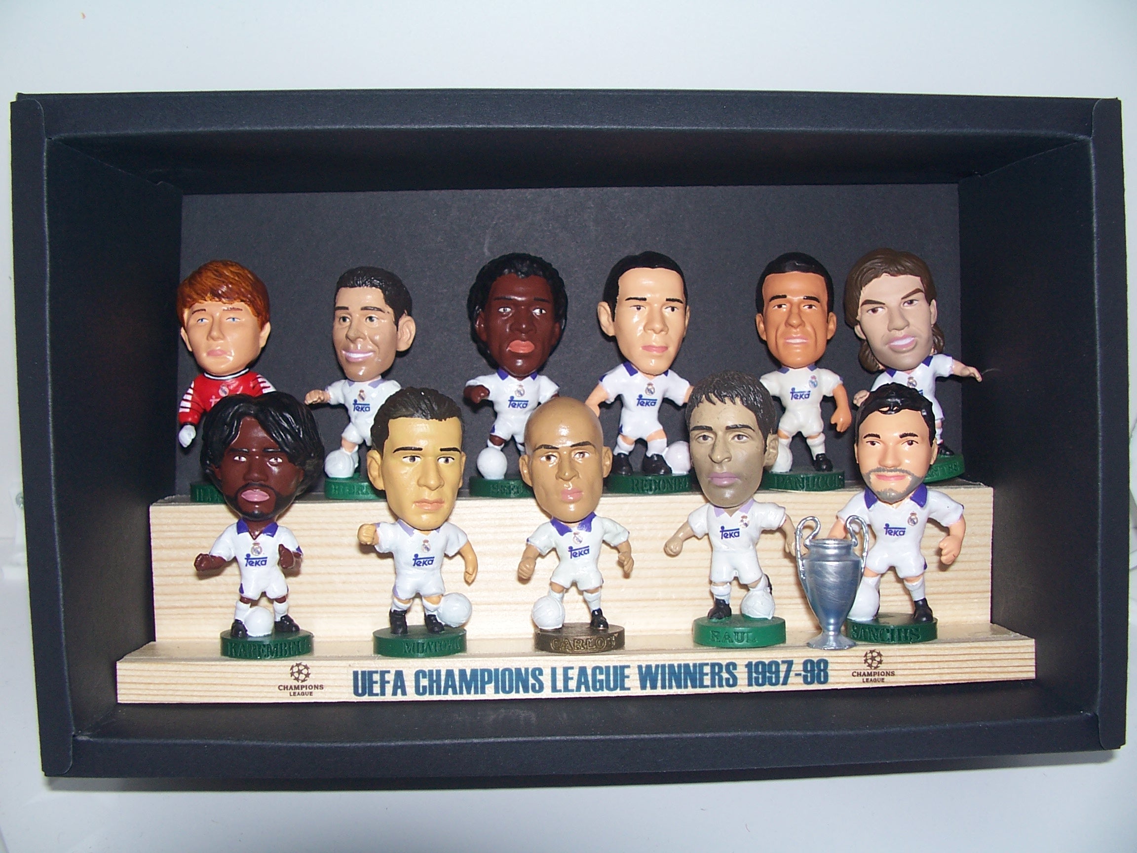 Real Madrid 1999-2000 UCL Champions 11 Players Squad Pack