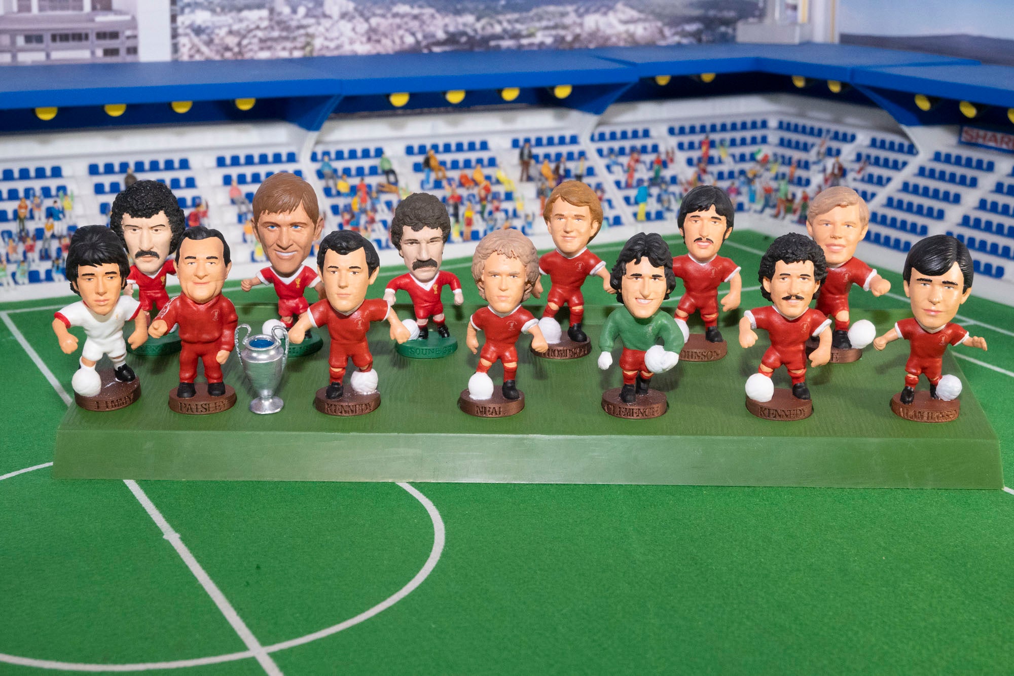 Liverpool 1980/81 UCL Final 13 Players+1 Trophy