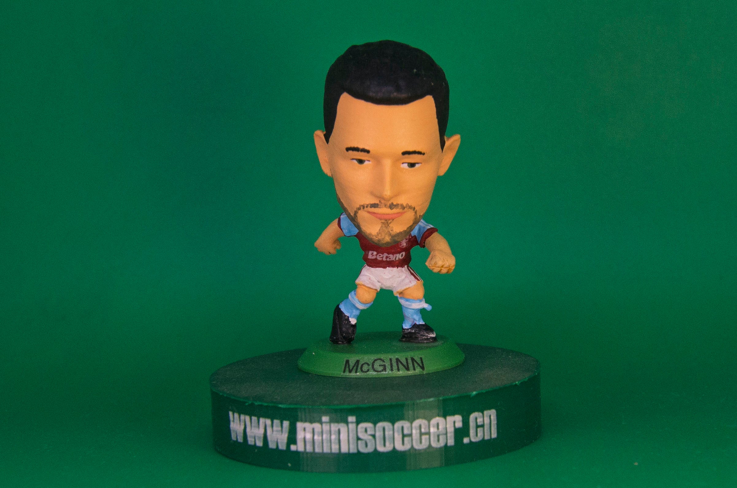 McGinn Aston Villa 2025-26