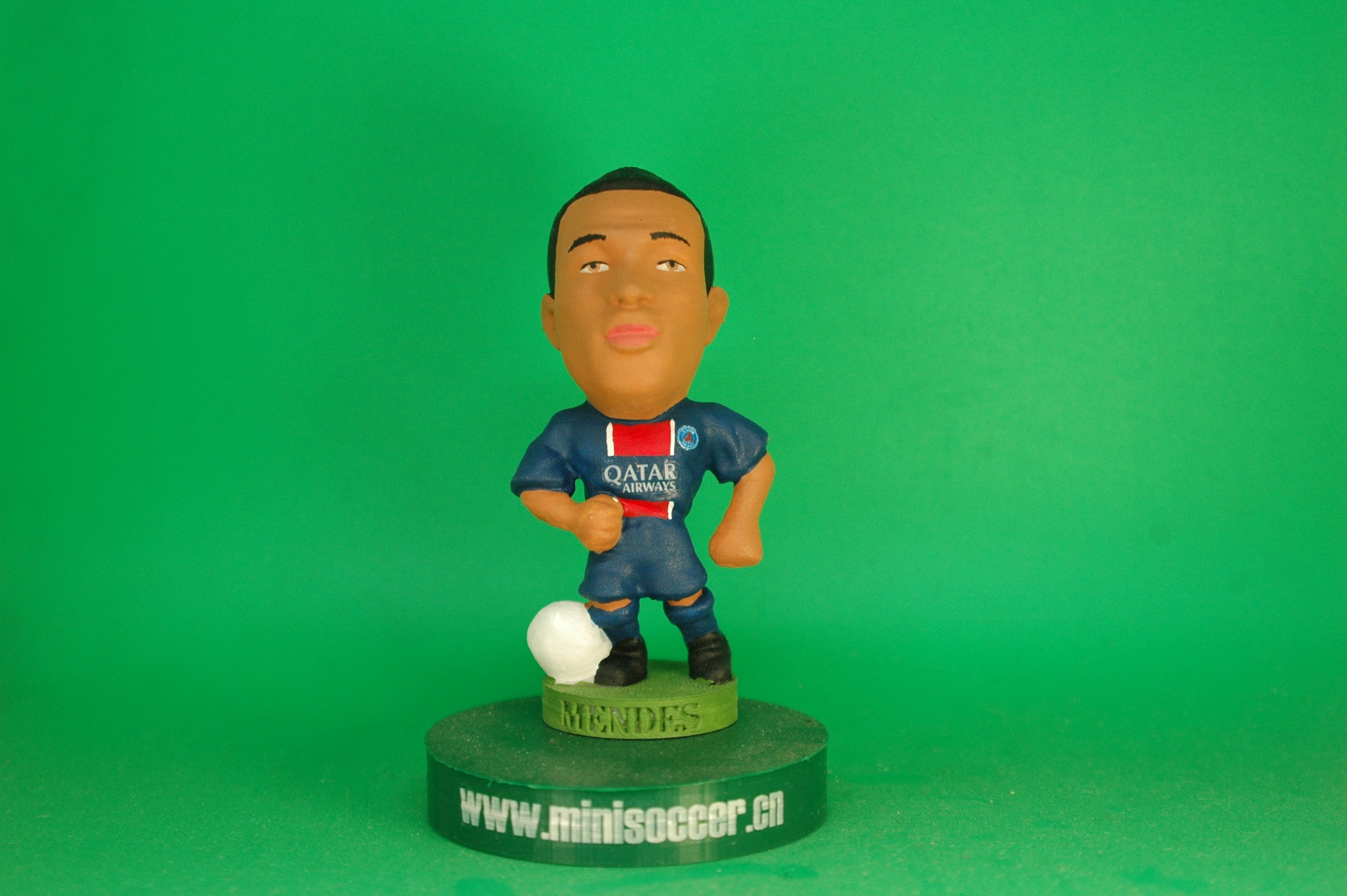 Nuno Mendes PSG 2024-25