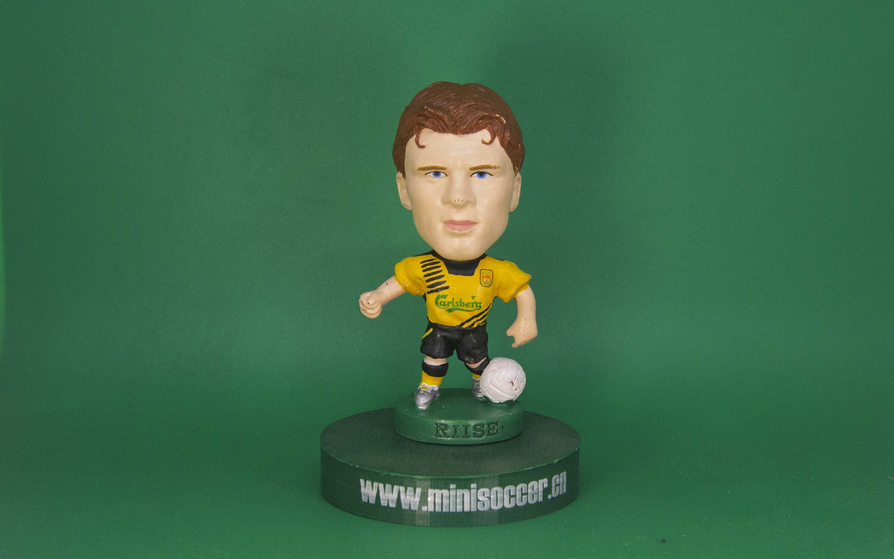 Riise Liverpool 2004-05 Away